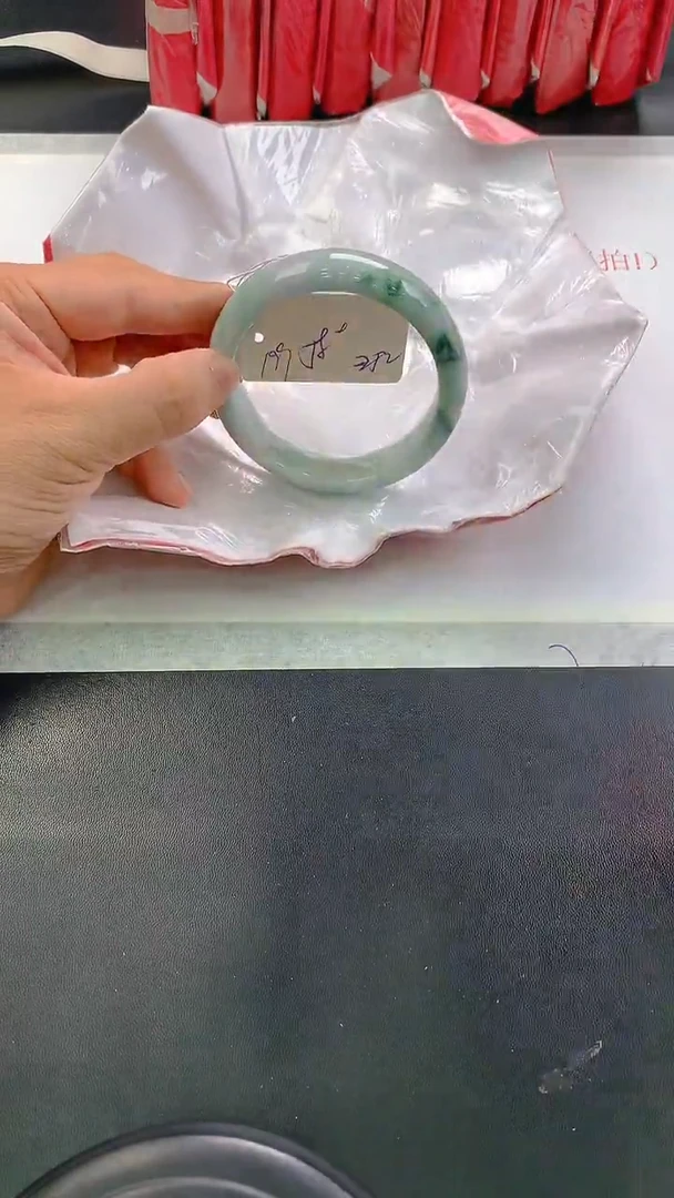 未镶嵌手镯翡翠252