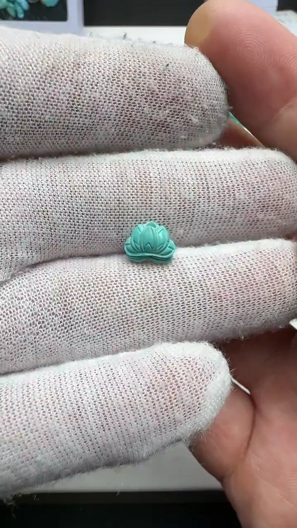 未镶嵌绿松石莲花左右9.6厚5.7高7.3