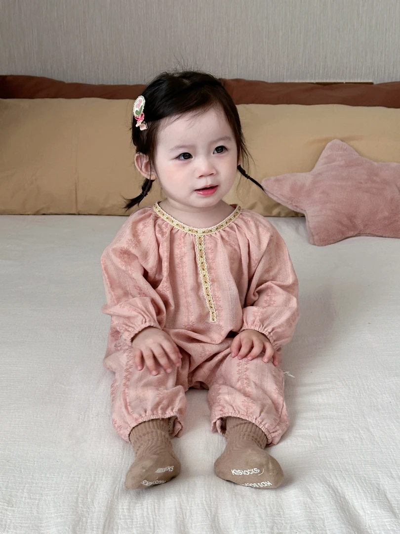 女宝宝北欧风连体衣春季婴儿衣服甜美小公主宽松洋气早春长袖哈衣