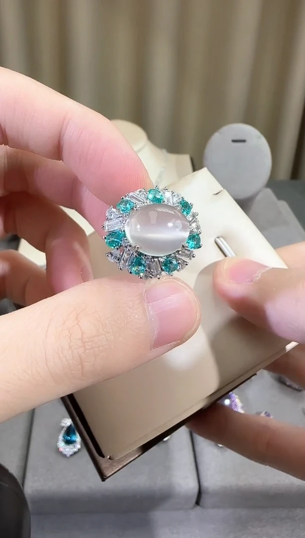 银S925镶嵌戒指月光石10*12mm戒指豪镶设计款