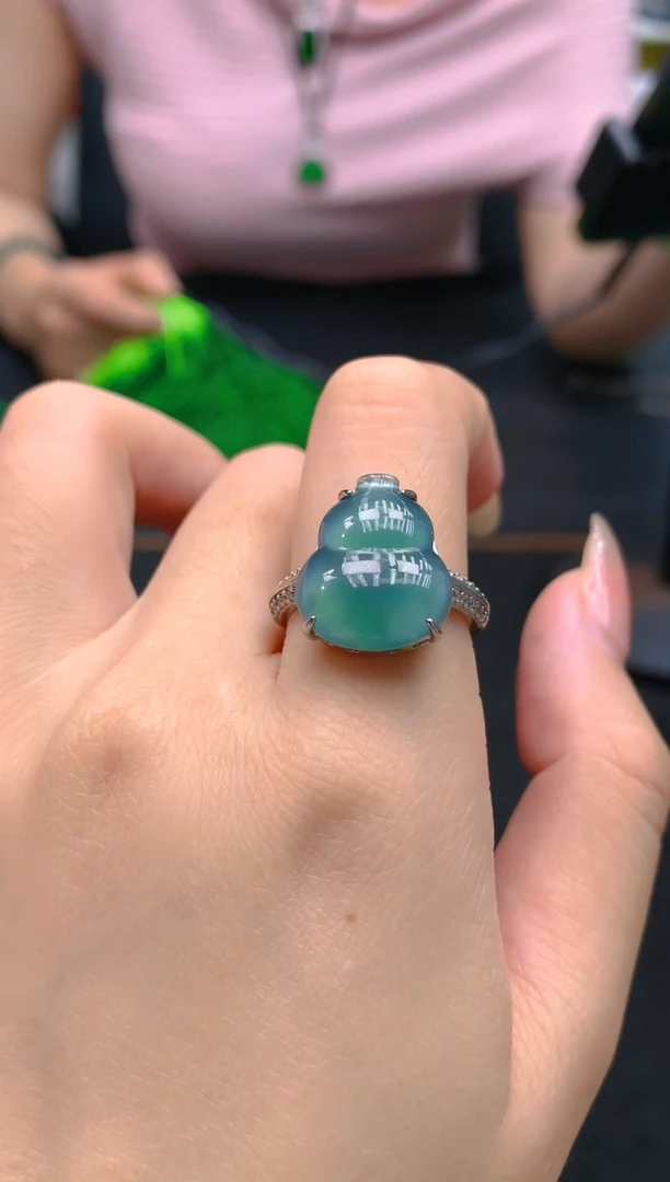翡翠未镶嵌颈饰天然A货翡翠