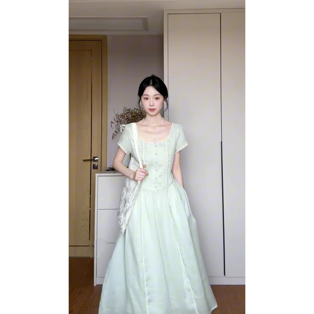 法式温婉大方薄荷绿蕾丝花边连衣裙女2025夏季新款收腰气质长裙