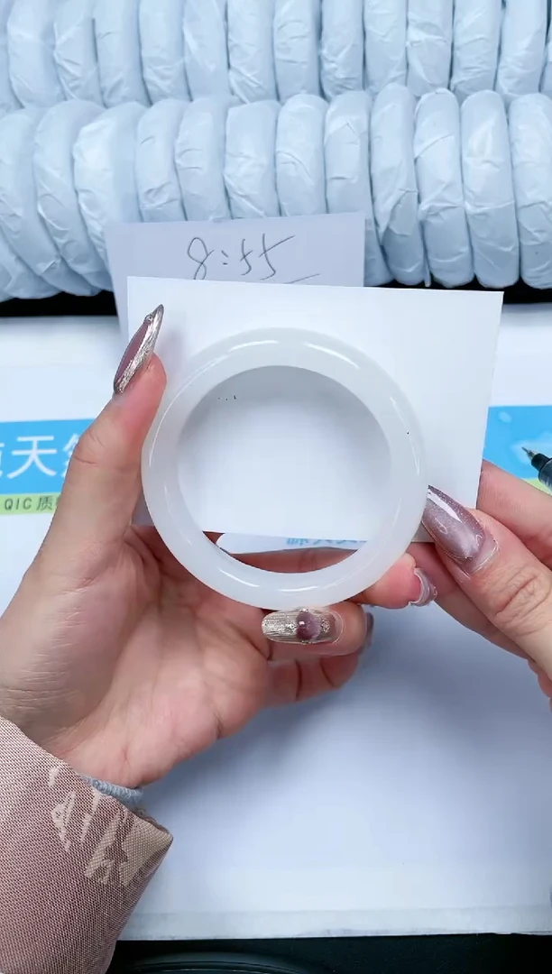 【闪购商品】石英质玉手镯未镶嵌20-56.3