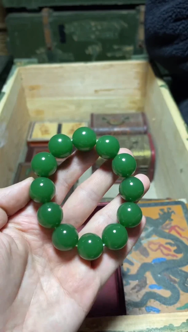 【闪购商品】绿手串1件