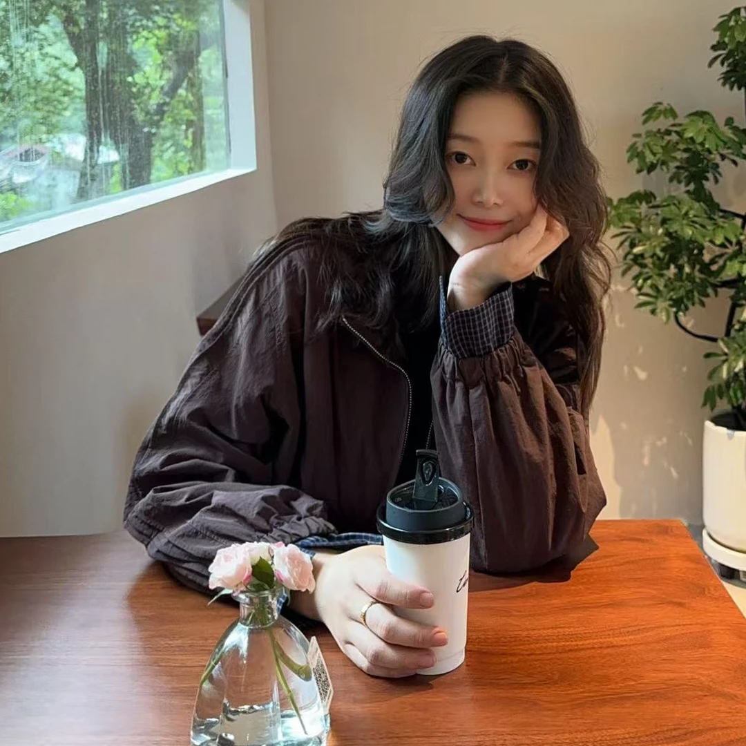 2025秋季新款立领长袖INS风时尚短外套拉链设计师款复古宽松外套