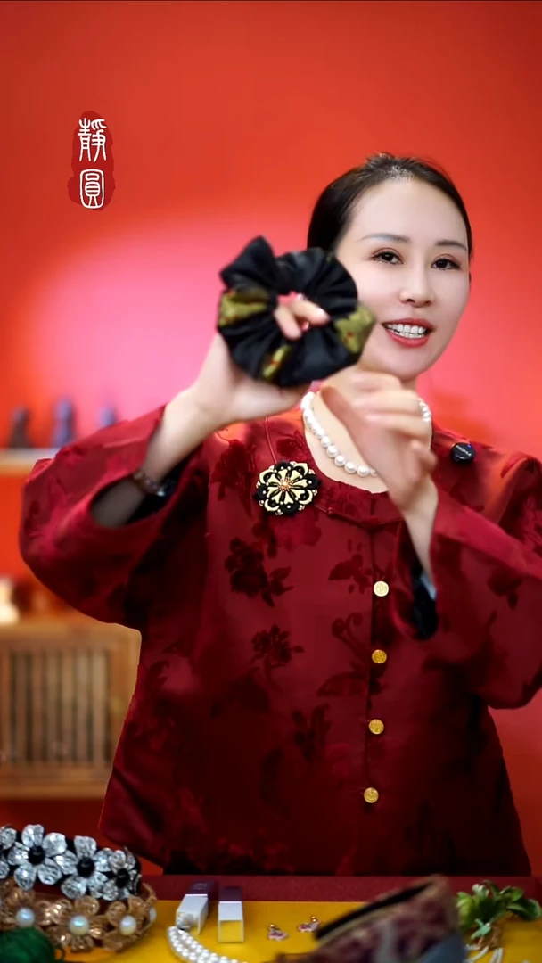 织绣纯手工非遗苏绣【黑金蝴蝶发圈】