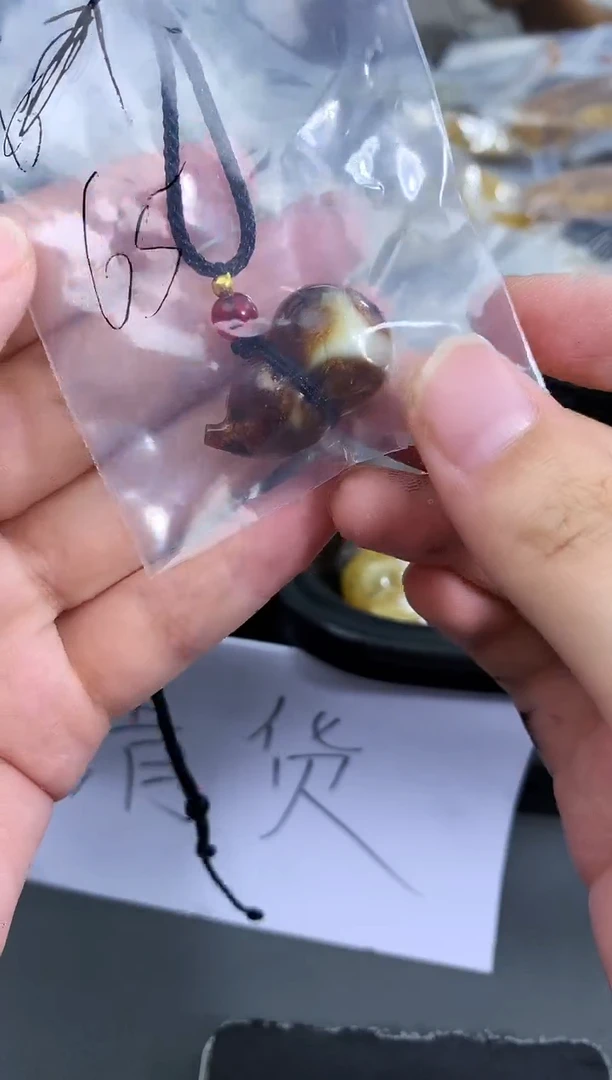 未镶嵌琥珀珠宝奇石73