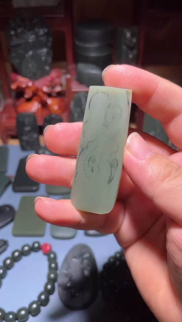 颈饰未镶嵌和田玉（青玉）茂****场1