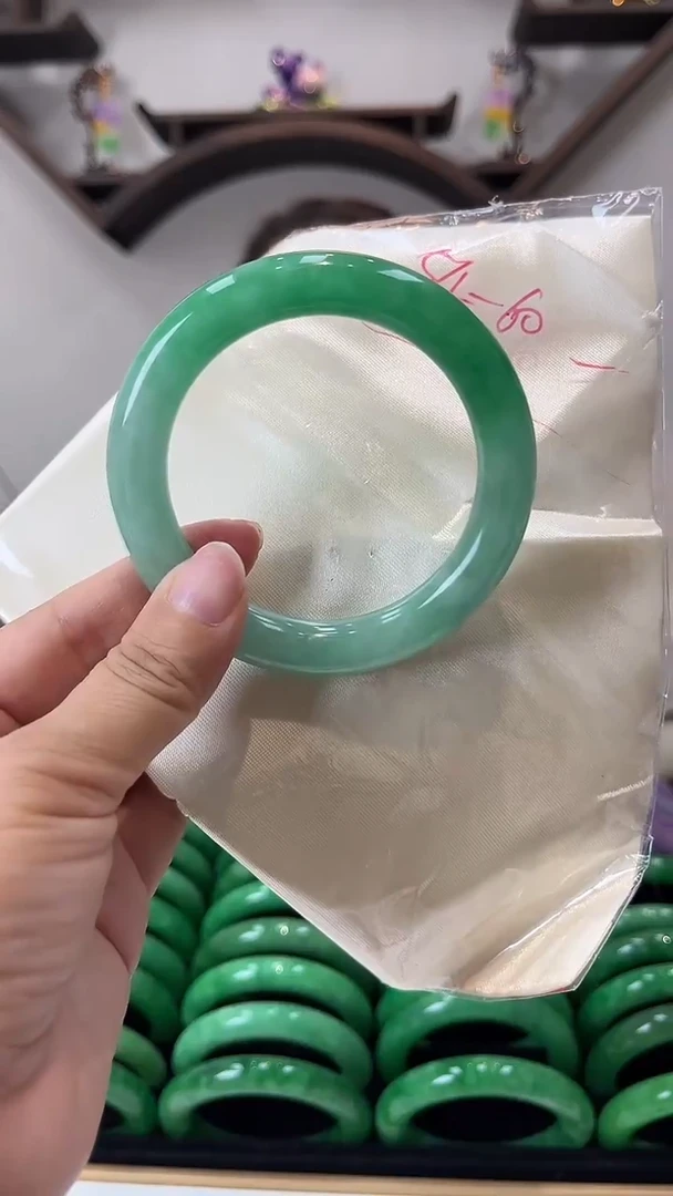 【闪购商品】砖雕a29 圈口60.5 独货手镯