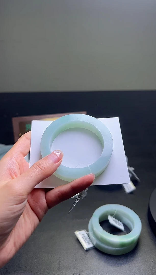 未镶嵌翡翠定制定制翡翠翡翠定制