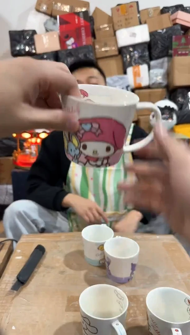 瓷片美乐蒂刻度杯