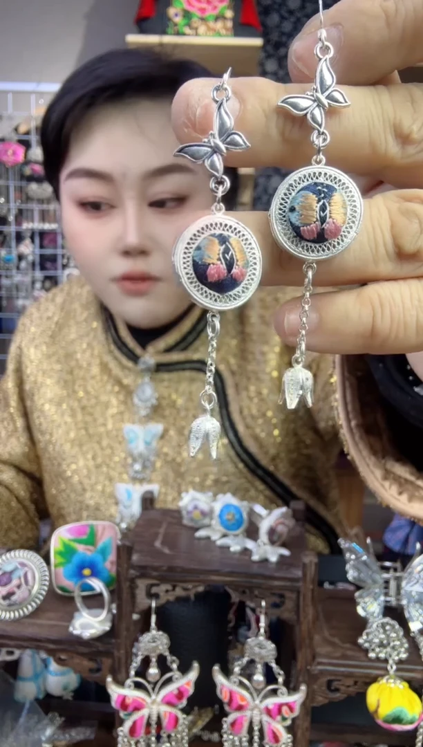 【闪购商品】刺绣纯手工苗绣非遗耳环