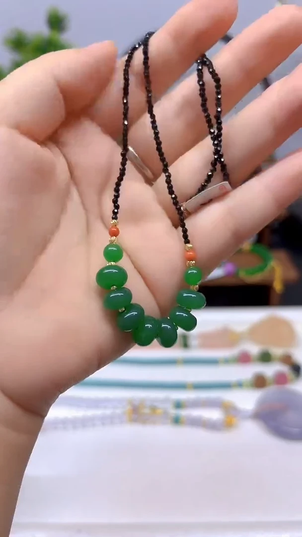 翡翠未镶嵌颈饰X365