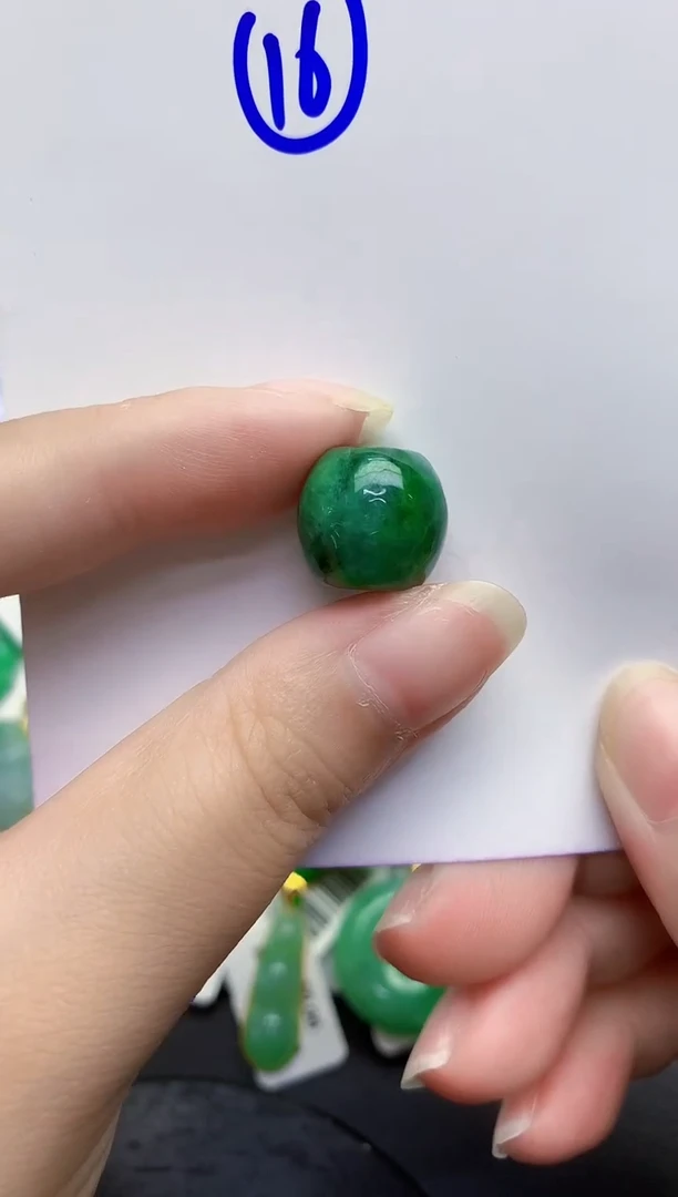 颈饰未镶嵌翡翠缅甸天然翡翠A货