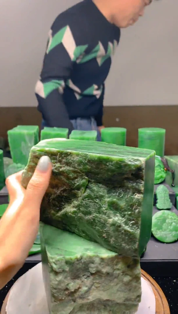 未镶嵌和田玉珠宝半成品1