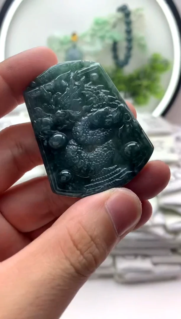 翡翠未镶嵌颈饰挂件【品质一般介意慎拍】