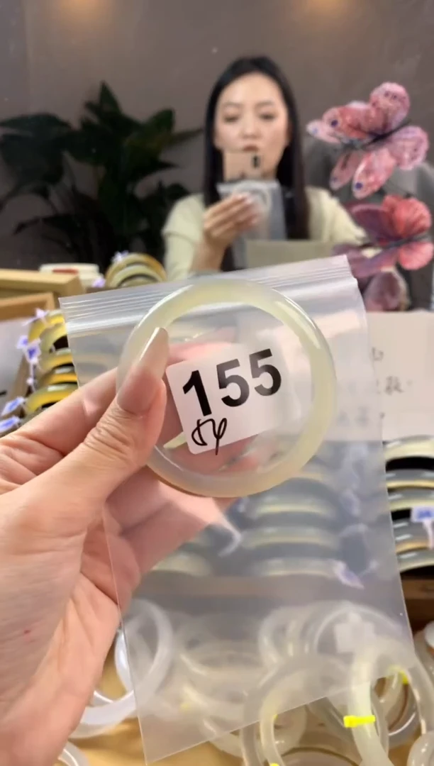 玛瑙/玉髓手镯未镶嵌155