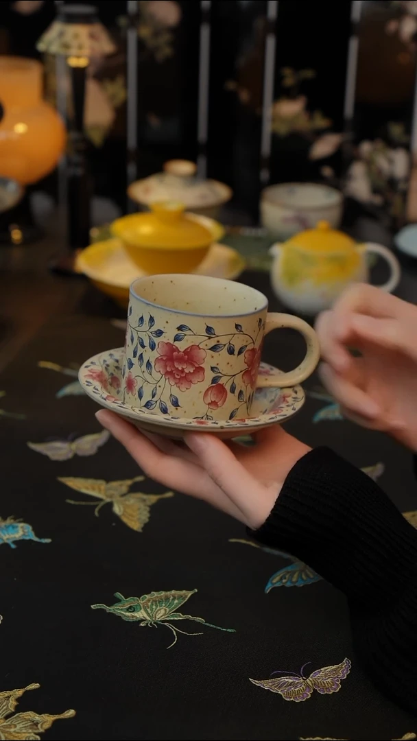 缠枝牡丹   咖啡杯