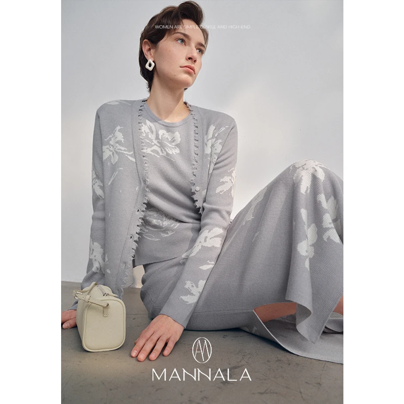 MANNALA丨“花飞扬”高定温柔灵动提花超细羊毛针织三件套 Q4135