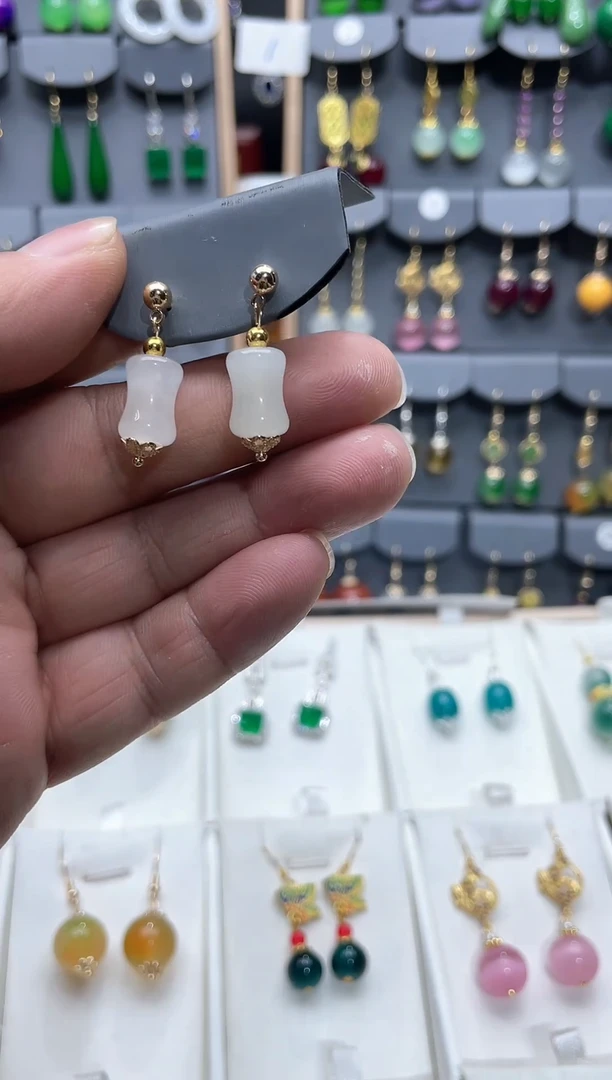 【闪购商品】和田玉耳钉14K金镶嵌时尚耳饰111