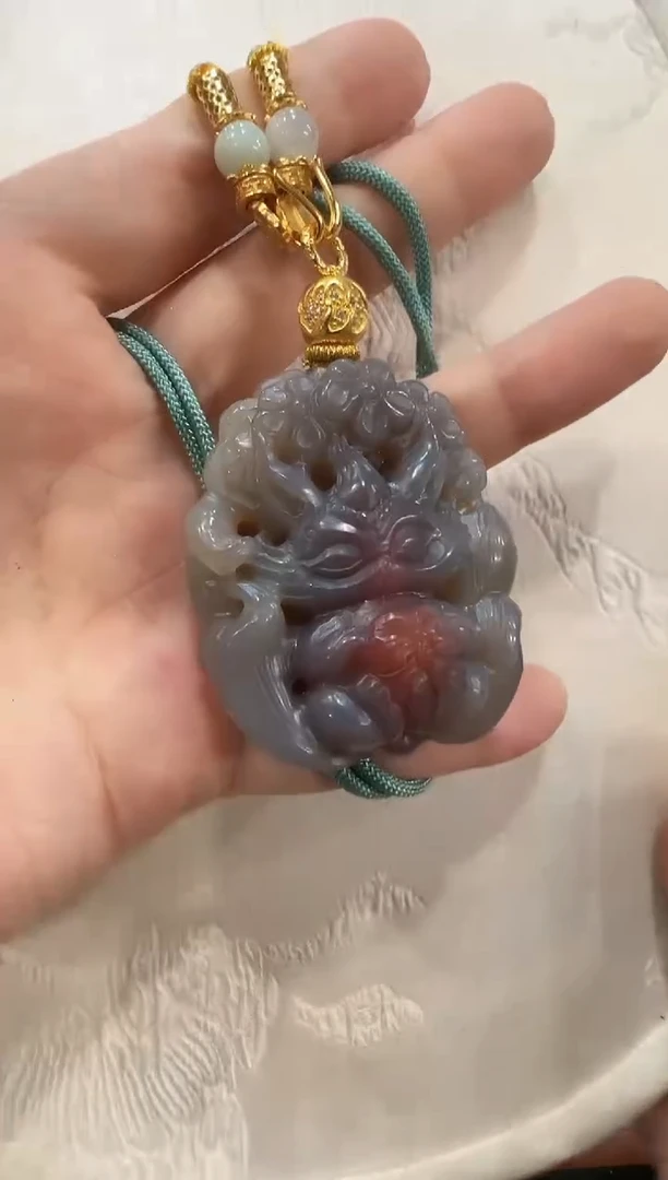 石英质玉未镶嵌颈饰国风