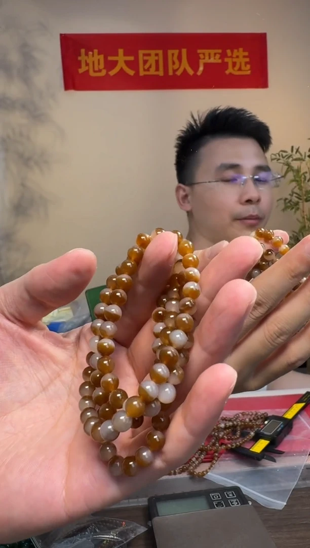 和田玉（糖玉）未镶嵌项链和田玉糖料圆珠多圈手串