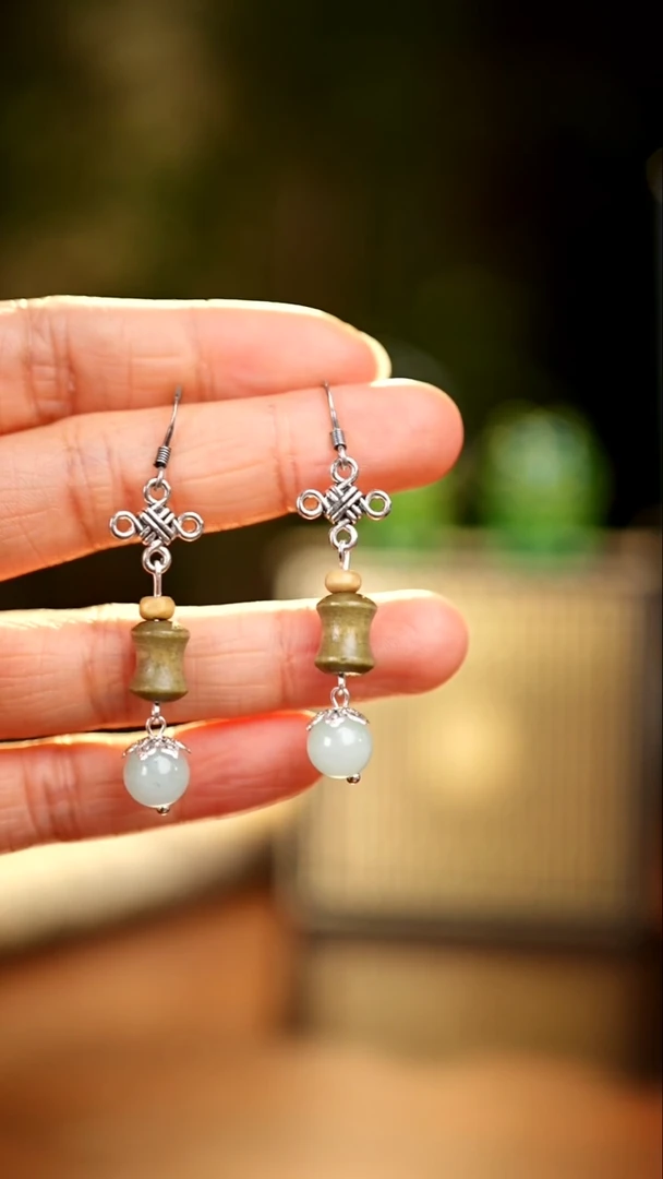 刺绣私人定制苗族手工Q884