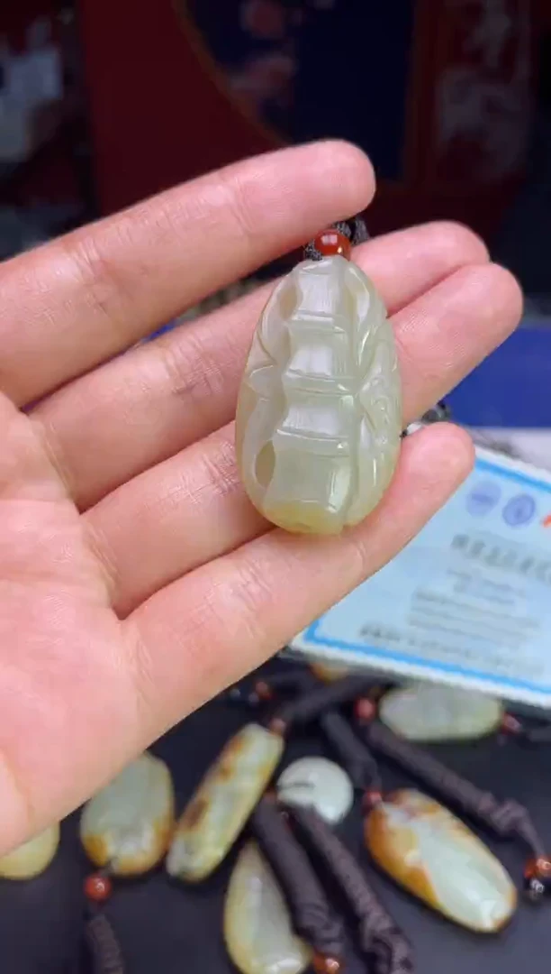 颈饰未镶嵌和田玉3