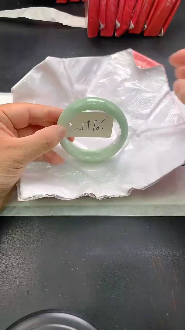 翡翠手镯未镶嵌184