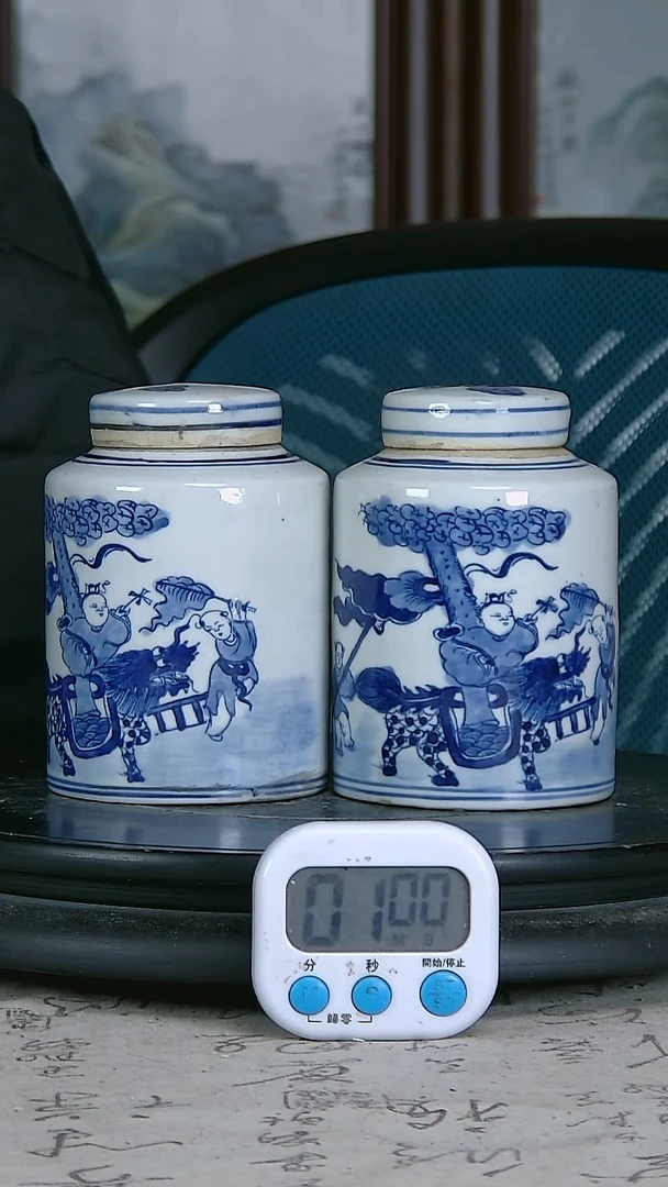 陶刀*青花精绘人物图罐一对