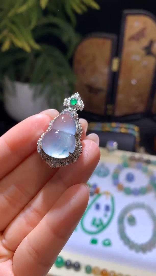 【闪购商品】定制翡翠18K金镶嵌葫芦52000+0