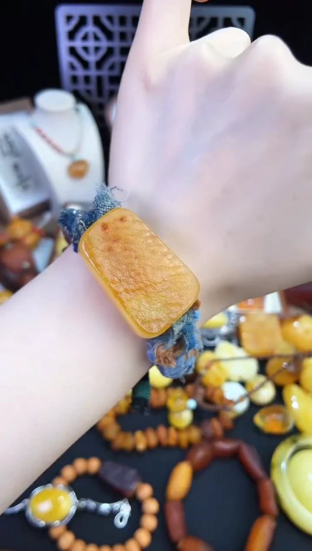 未镶嵌琥珀珠宝奇石柒月