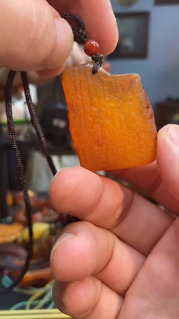 琥珀颈饰未镶嵌吊坠
