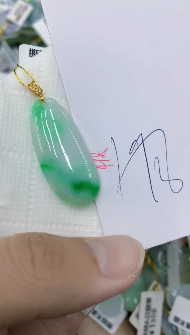 颈饰18K金镶嵌翡翠111111111111