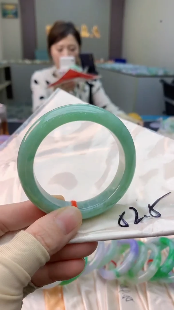 未镶嵌手镯翡翠0601313154