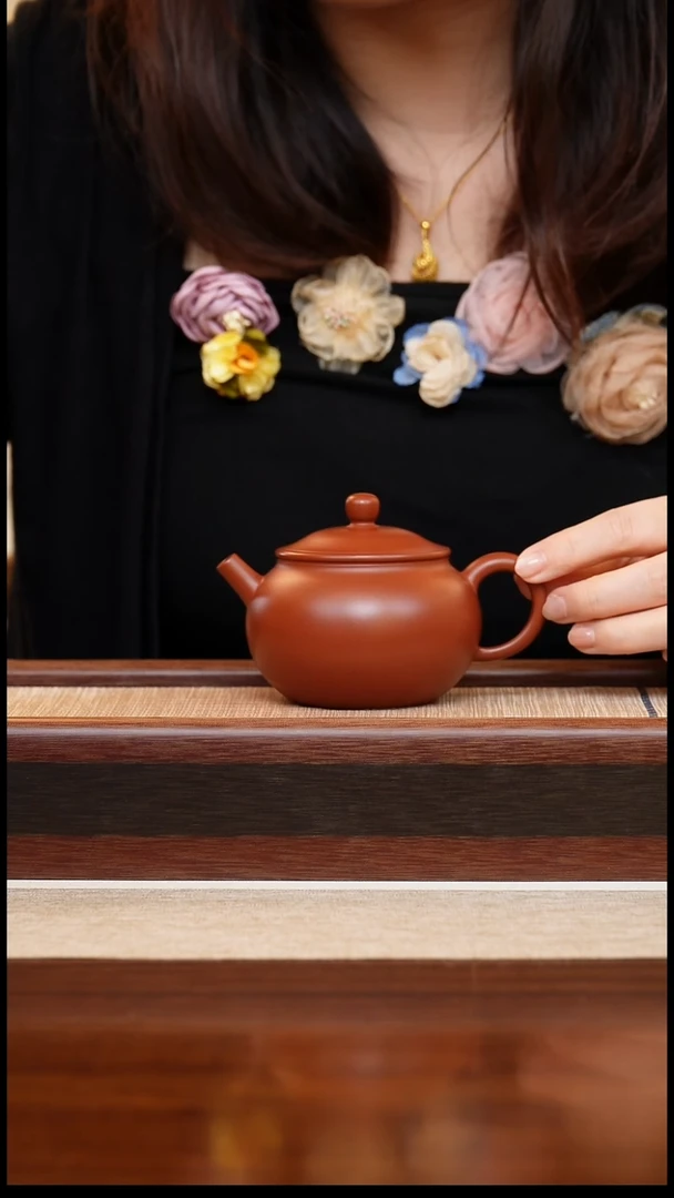 朱泥元宝（招财聚宝）200cc宜兴手工紫砂壶