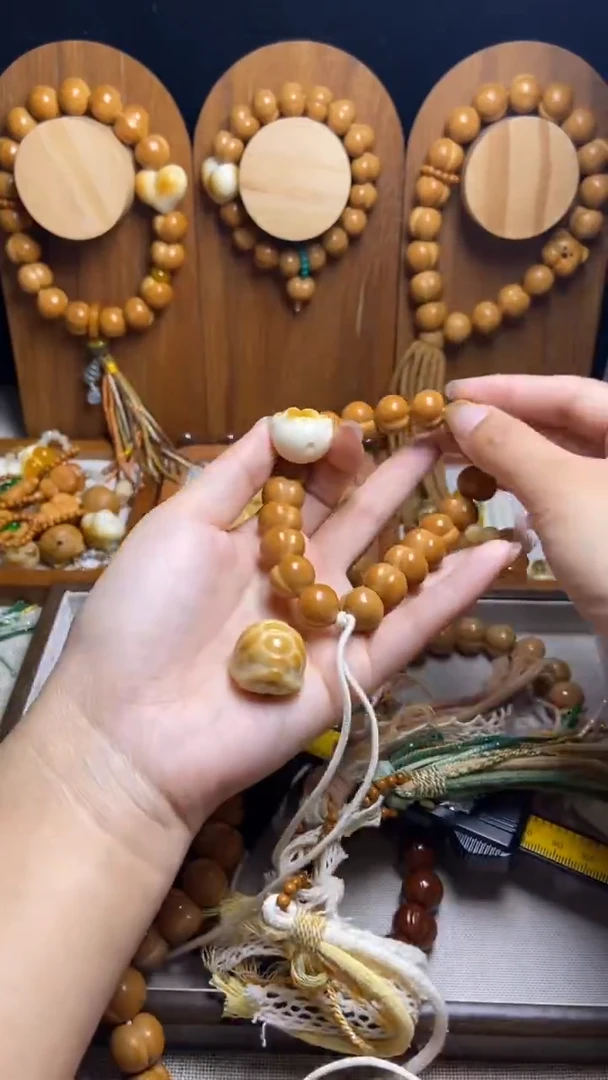 手串猴头核桃ᥫ****?全品猫爪黄跑环富甲三通新绿流苏