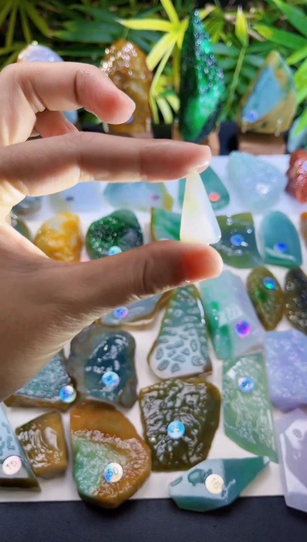 未镶嵌定制翡翠翡翠