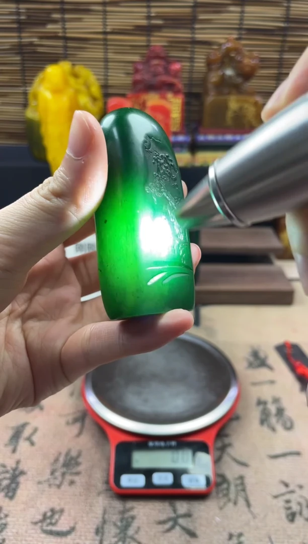 寿山石印石绝绿薄意雕小随形 永吉