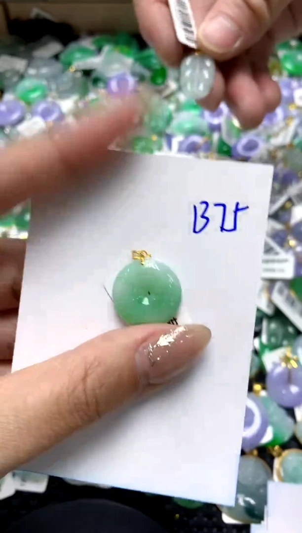 【闪购商品】翡翠颈饰18K金镶嵌1111111111111111