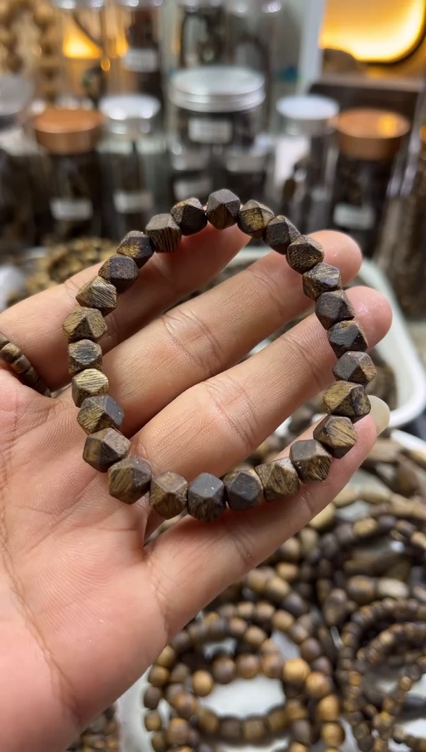 【闪购商品】沉香手串99沉新款绿棋钻石珠 多样性选其一