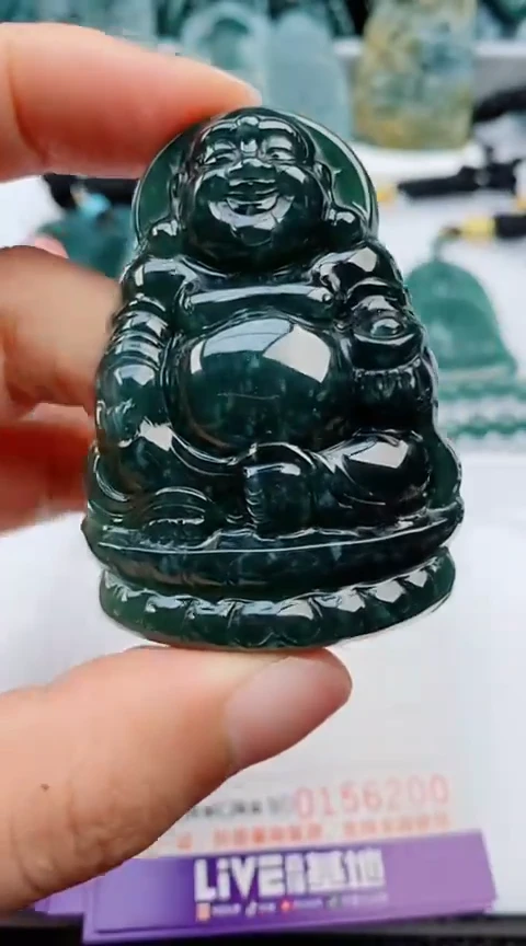 翡翠未镶嵌颈饰