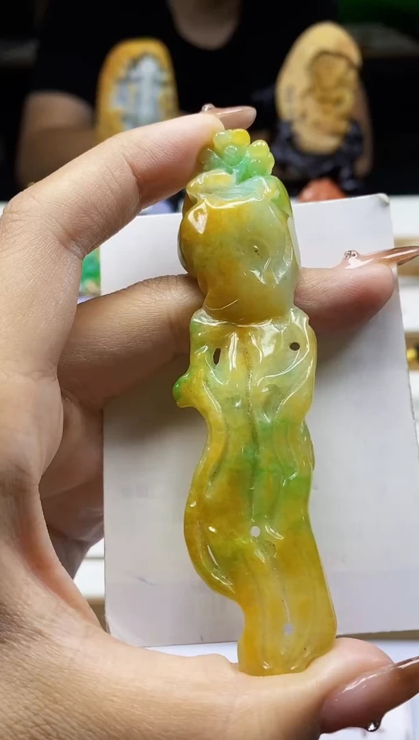 颈饰未镶嵌翡翠1