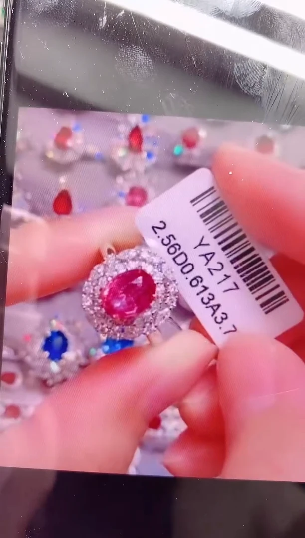 蓝宝石18K金戒指18K金镶嵌.