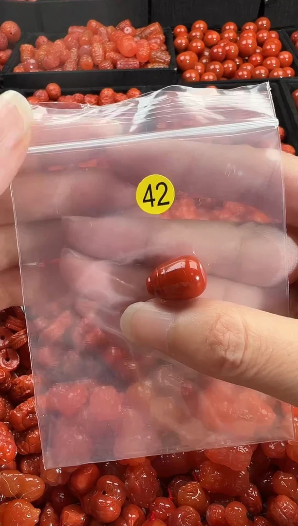 颈饰未镶嵌南红玛瑙1