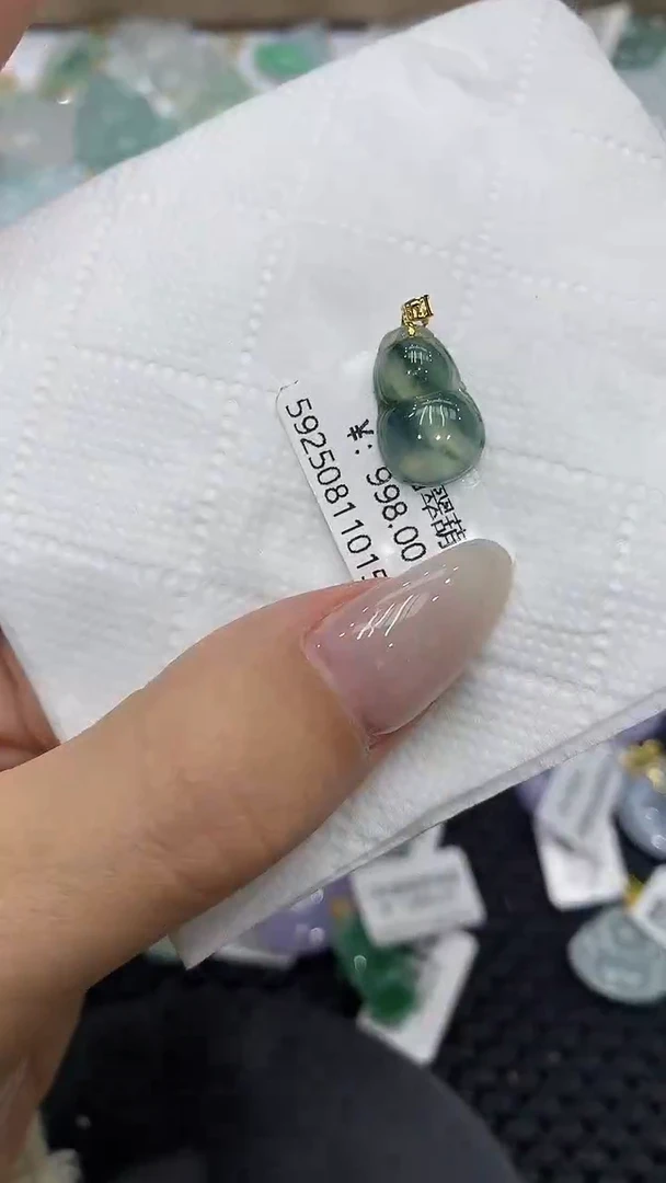 颈饰18K金镶嵌翡翠111111111111