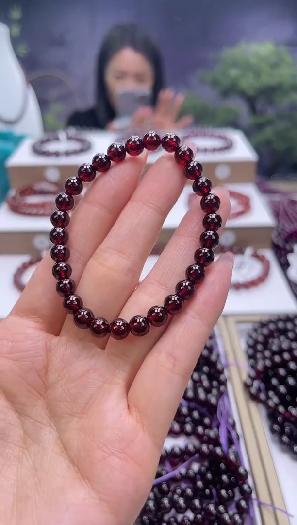 【闪购商品】石榴石手串未镶嵌酒红色石榴石手串6mm+多样式发一