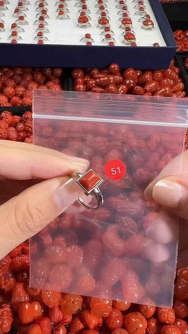 颈饰未镶嵌南红玛瑙1