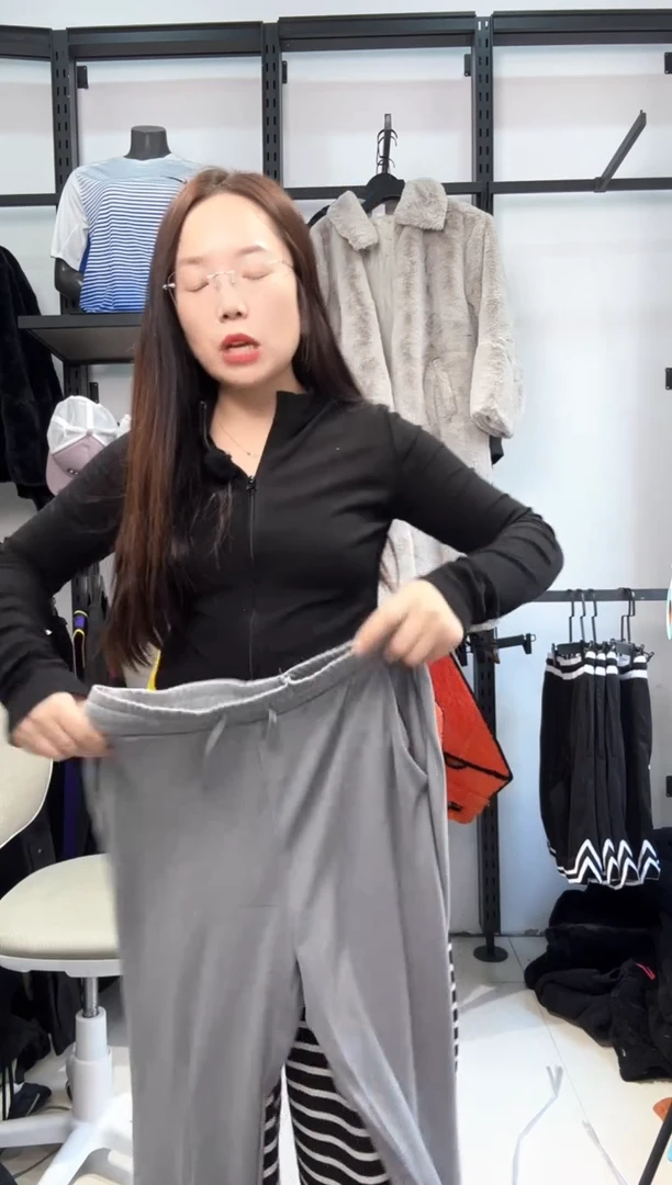 2203 编码  瑕疵直播间过款为准 尺码