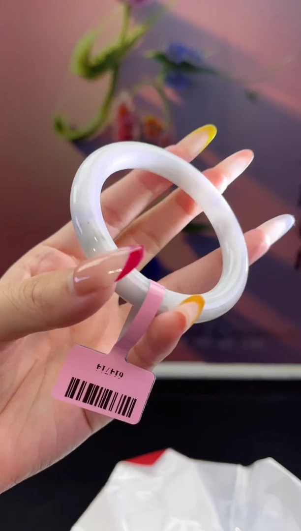 翡翠手镯未镶嵌翡翠手镯（微瑕）